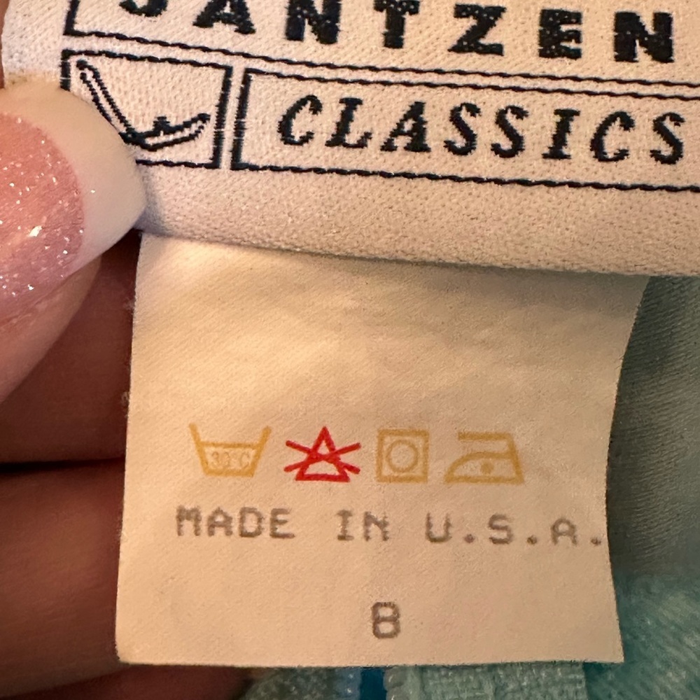 Jantzen Blue and Pink Bermuda Shorts Floral Pattern - Picture 4 of 7